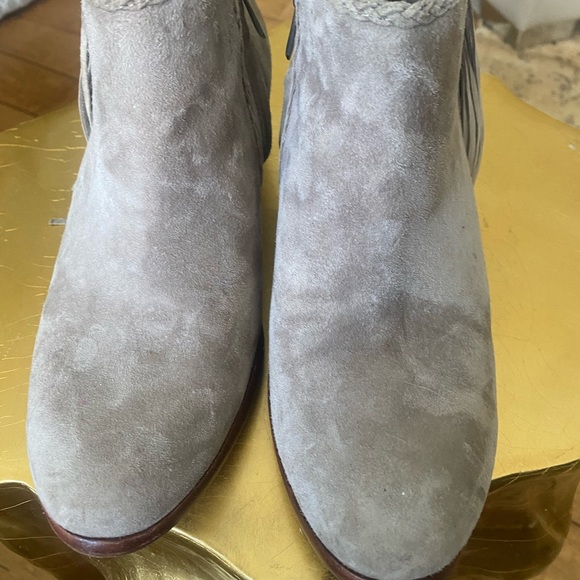 Suede Bootie’s with Fringe excellent condition size 7 - Picture 5 of 8